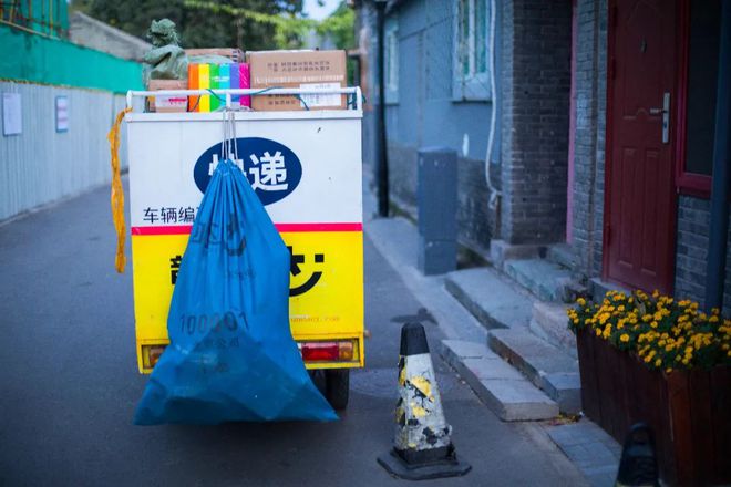 深圳保洁阿姨：月薪安博体育app下载月嫂过万勉强够生活(图14)