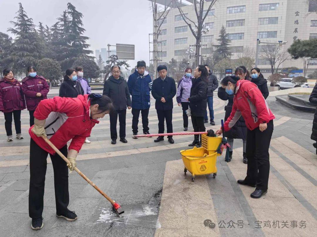 安博体育安博体育app下载月嫂市级机关物业管理中心扎实开展环卫保洁“三比”活动(图2)