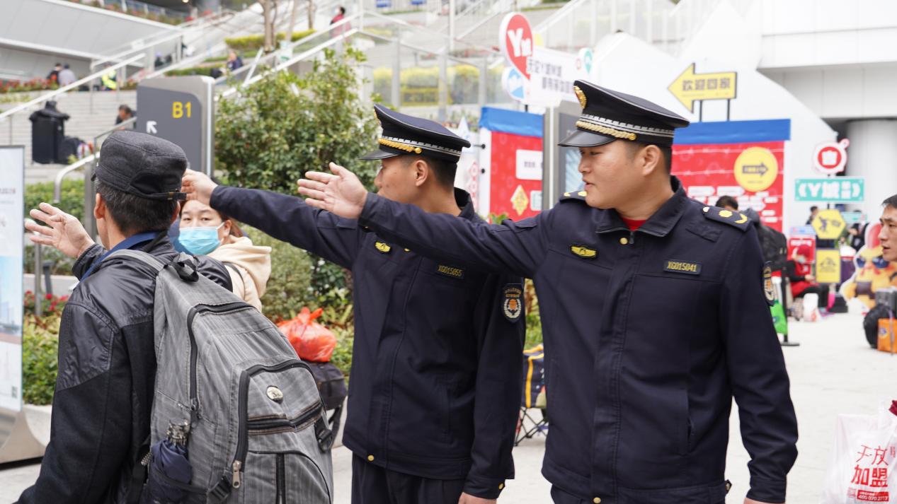 安博体育app下载部分重点站点实行24小时保洁广州做好春运站场城市管理工作月嫂(图2)